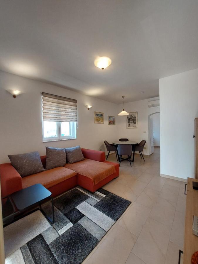 Apartments Maris Vranjic Exterior photo